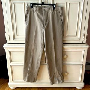 NWOT Men’s Dockers Flat Front Classic Fit Size 34x31